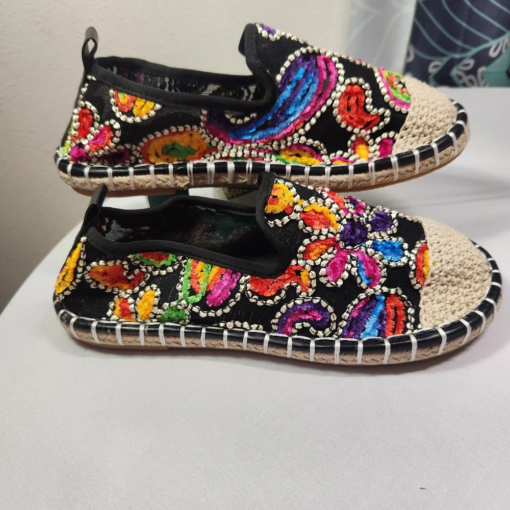 ⭐️Colorful Paisley Embroidered Espadrilles Size 37 | Boho Chic Slip-On Flats